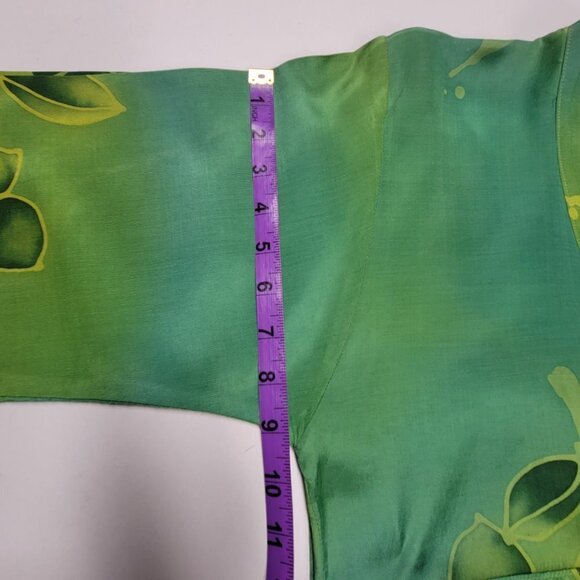 Green Floral Batik Tunic Blouse Top Size S/M - Picture 9 of 10